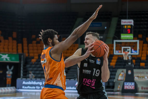 年轻球员追 年轻球员追